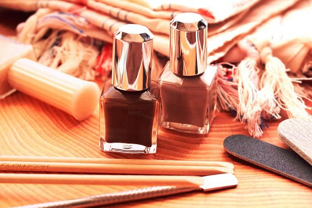 cómo vivir de la manicura